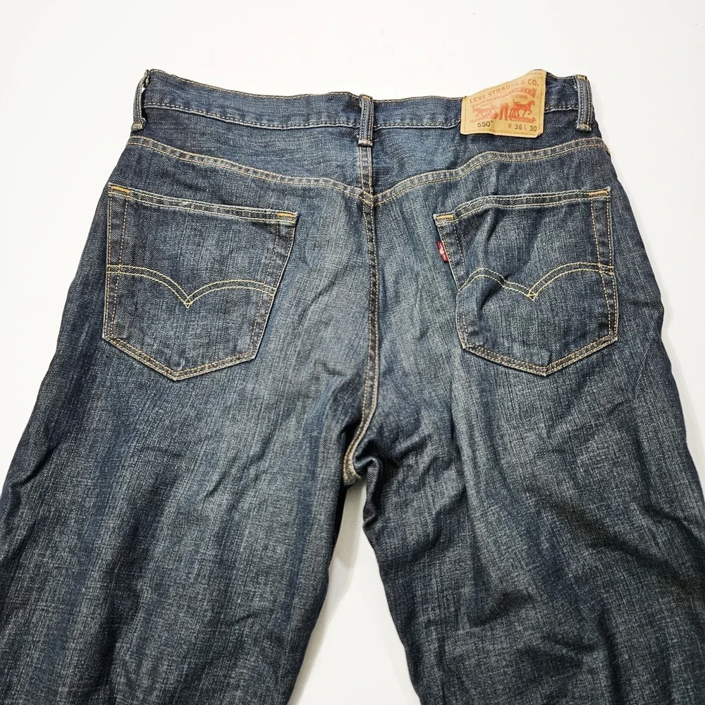 Levis 550 Regular Fit Men's Dark Wash Distressed Jeans Size 36x30‎